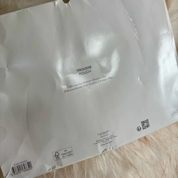 DIOR Cream Floral Cosmetics Pouch - Picture 11 of 13